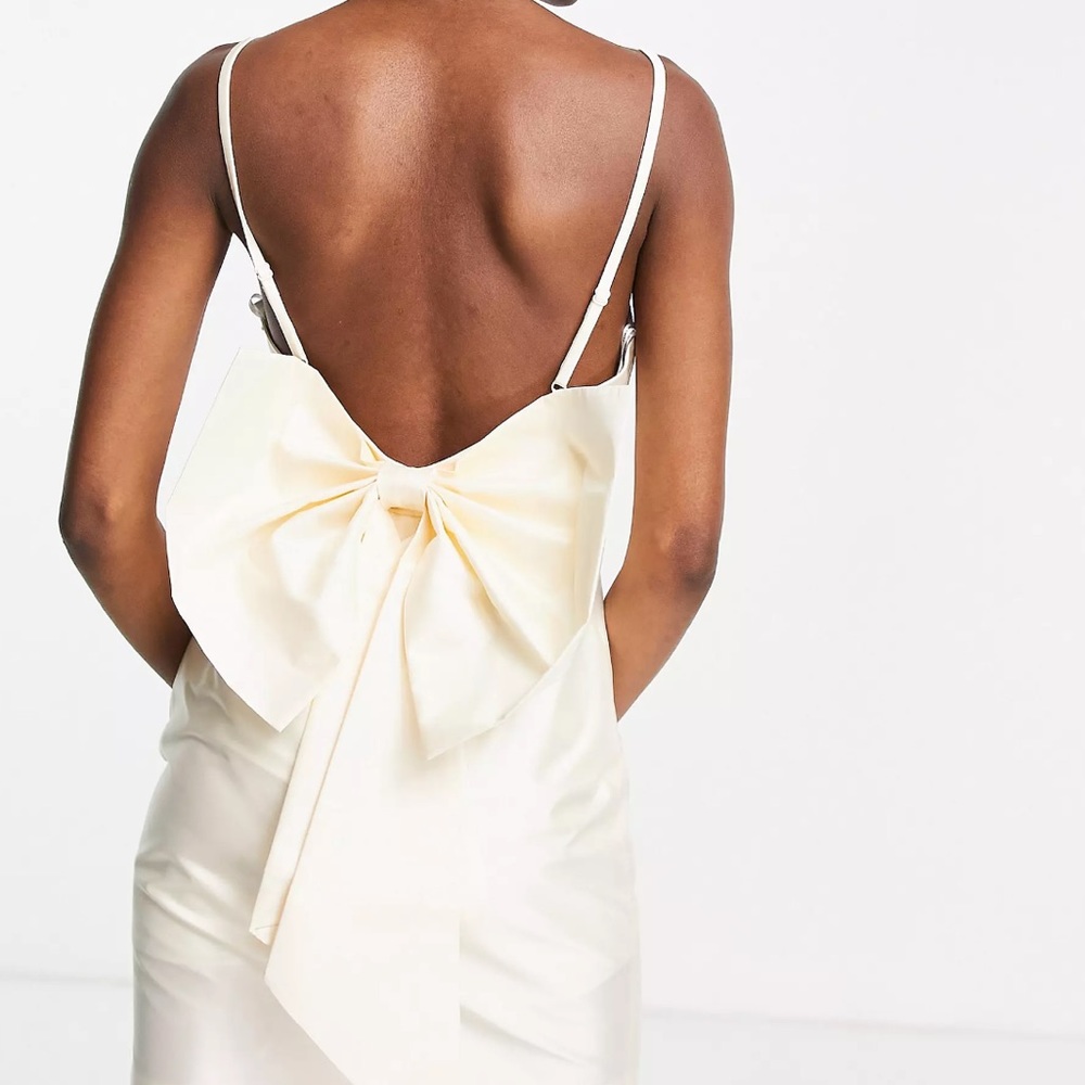 EVER NEW Mini Beige Dress with Open Back and Large Bow Detail size 4